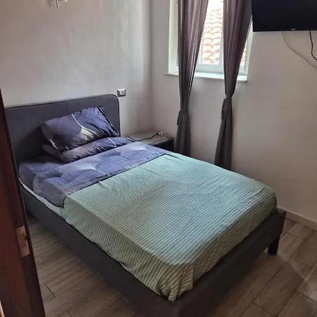 La Casa Del Corso チェファル
